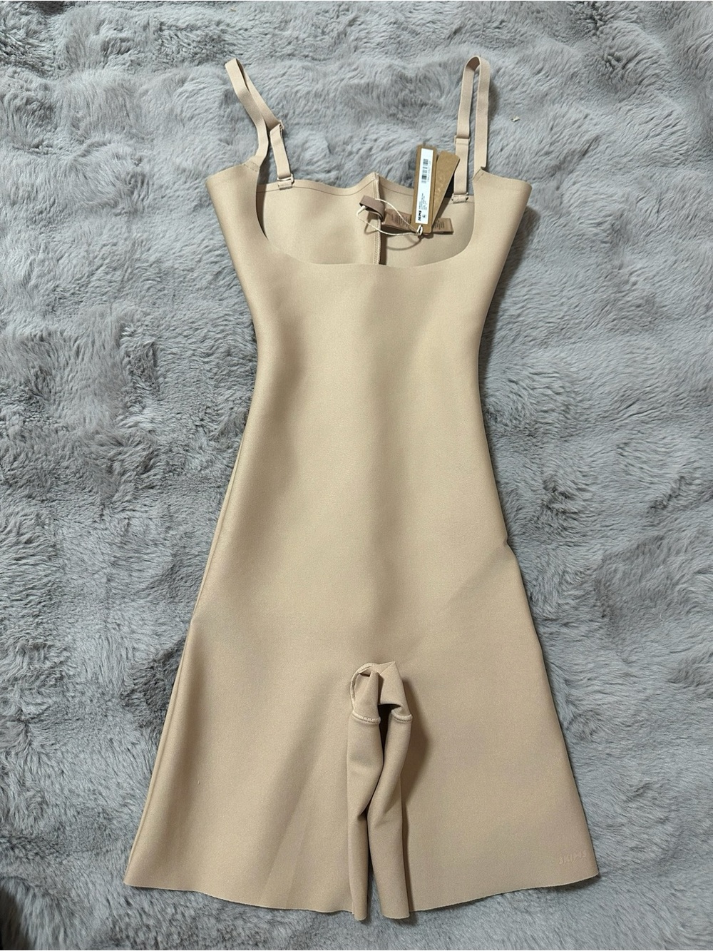 NWT SKIMS BODY CORE SCULPT OPEN BUST MID THIGH BODYSUIT Small Clay